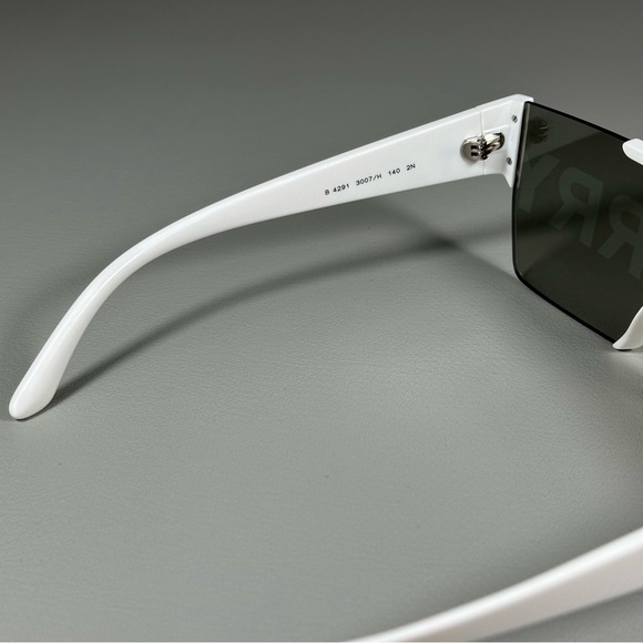 [SOLD] BURBERRY B 4291 3007/H 140 2N Rectangle Shield Sunglasses - Picture 6 of 11